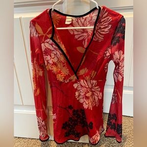 Sweet Pea woman’s long sleeve top. Medium